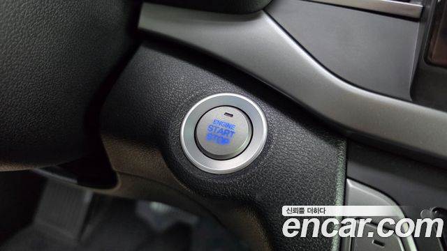Hyundai AVANTE 2018 — photo 12
