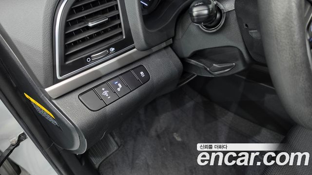 Hyundai AVANTE 2018 — photo 20