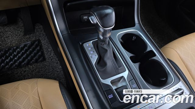 Kia Canival 2023 — photo 9