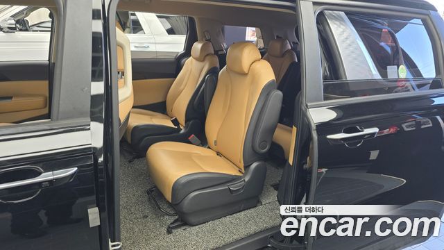 Kia Canival 2023 — photo 12