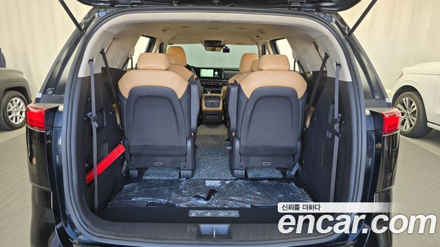 Kia Canival 2023 — photo 18