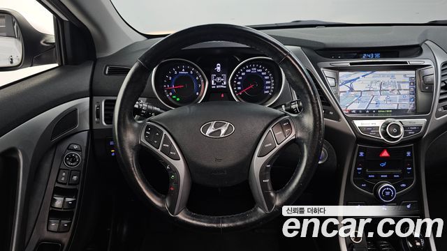 Hyundai AVANTE 2016 — photo 19