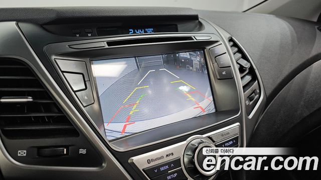 Hyundai AVANTE 2016 — photo 21