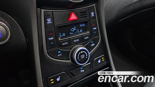 Hyundai AVANTE 2016 — photo 22