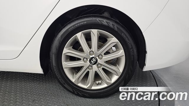 Hyundai AVANTE 2016 — photo 7