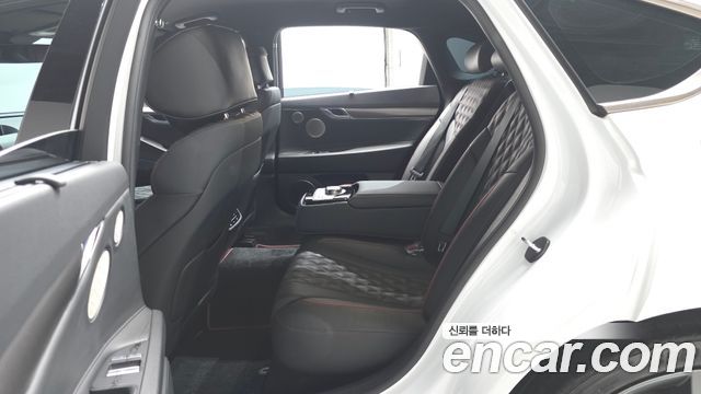 Genesis G80 2023 — photo 18