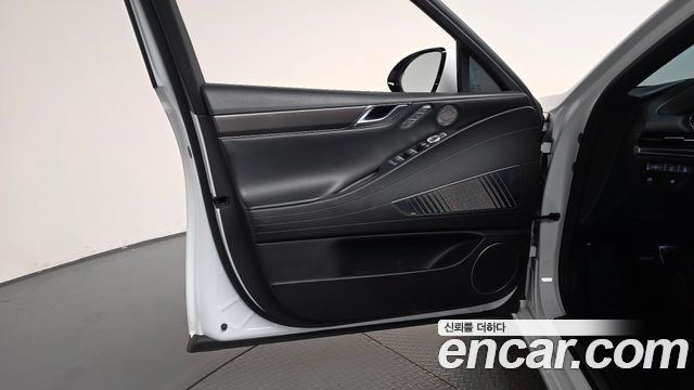 Genesis G80 2023 — photo 14