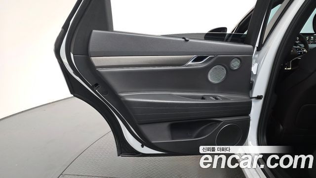 Genesis G80 2023 — photo 15