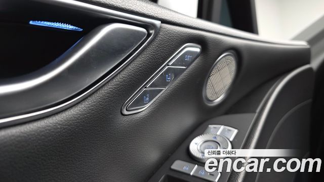 Genesis G80 2023 — photo 28