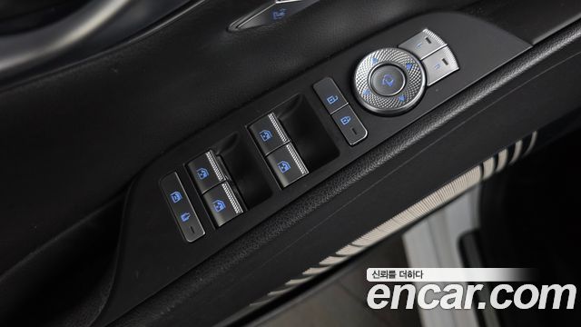 Genesis G80 2023 — photo 35