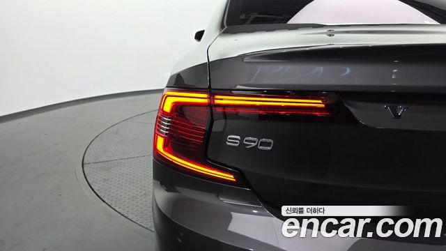 Volvo S90 2023 — photo 9