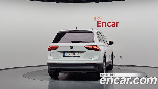 Volkswagen Tiguan 2020 — photo 4