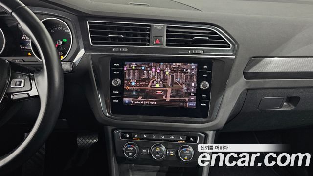 Volkswagen Tiguan 2020 — photo 20