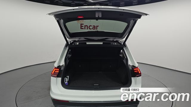 Volkswagen Tiguan 2020 — photo 26