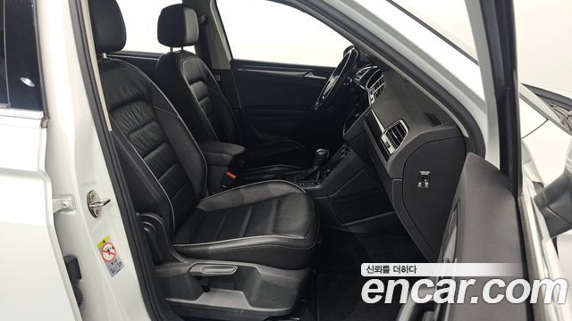 Volkswagen Tiguan 2020 — photo 16