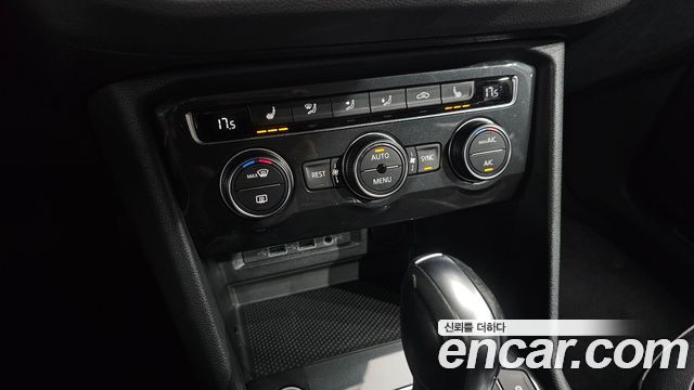 Volkswagen Tiguan 2020 — photo 27