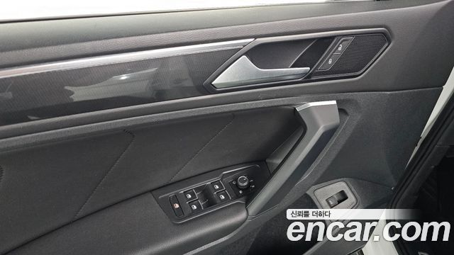 Volkswagen Tiguan 2020 — photo 34