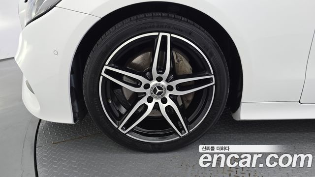 Mercedes-Benz E-Class 2019 — photo 5