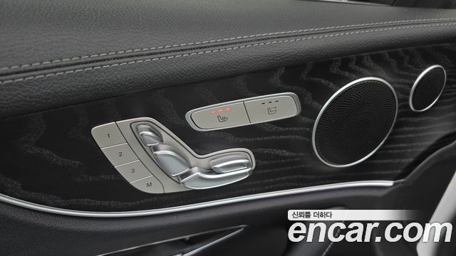 Mercedes-Benz E-Class 2019 — photo 15