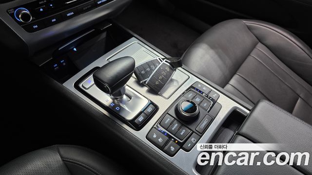 Genesis G80 2018 — photo 12