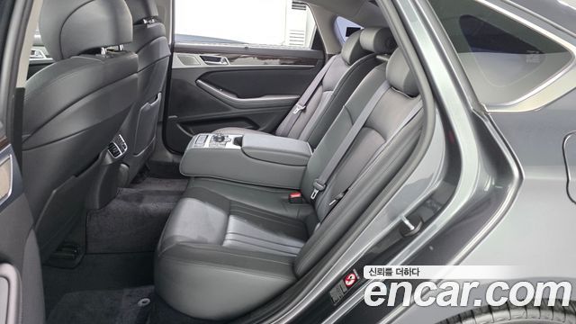 Genesis G80 2018 — photo 17