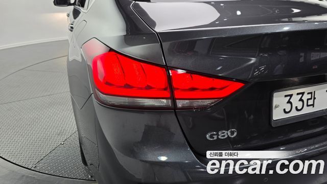 Genesis G80 2018 — photo 9