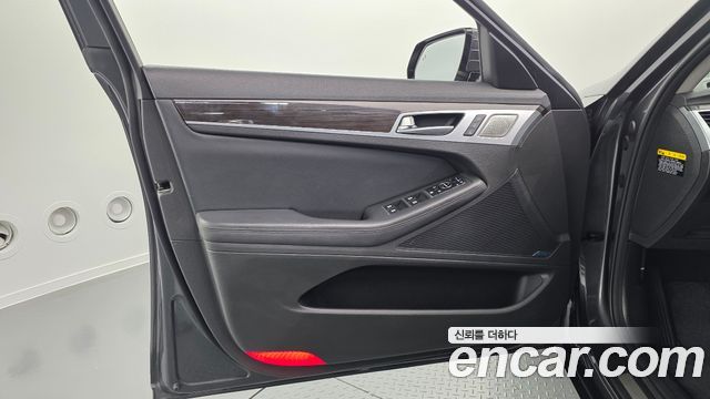 Genesis G80 2018 — photo 14