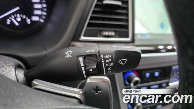 Genesis G80 2018 — photo 28