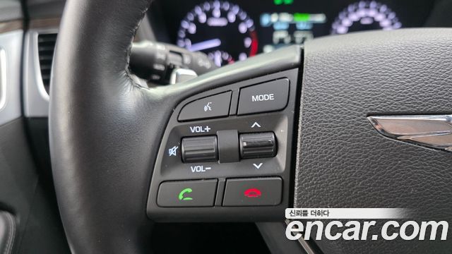 Genesis G80 2018 — photo 30