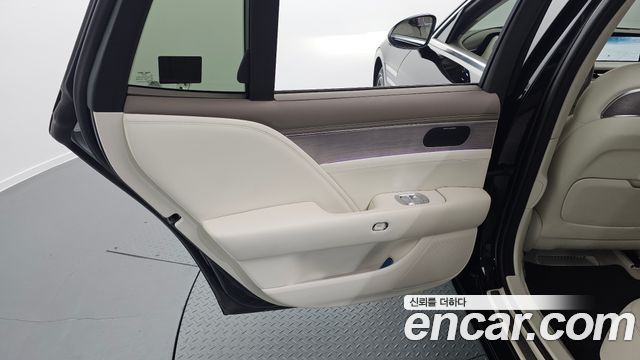 Genesis G90 2022 — photo 15
