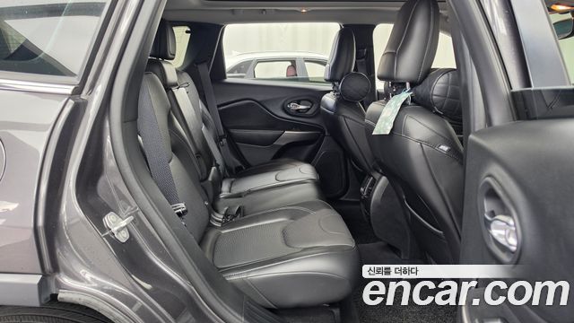 Jeep Cherokee 2020 — photo 17