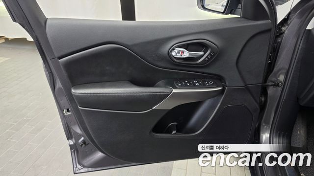 Jeep Cherokee 2020 — photo 14