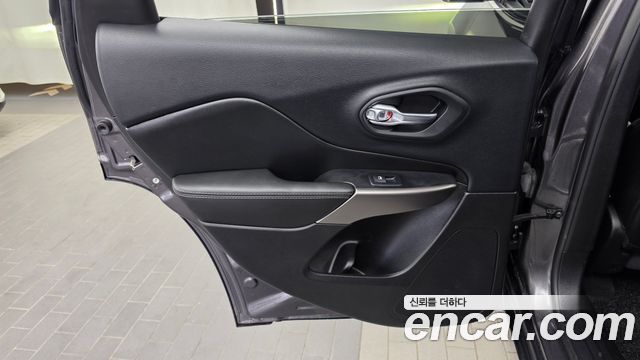 Jeep Cherokee 2020 — photo 15