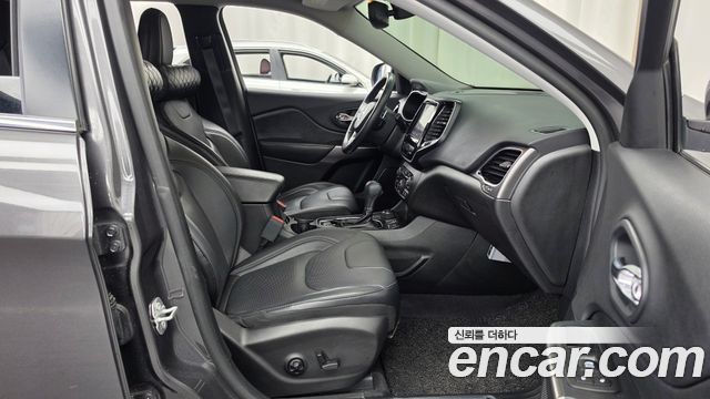 Jeep Cherokee 2020 — photo 16