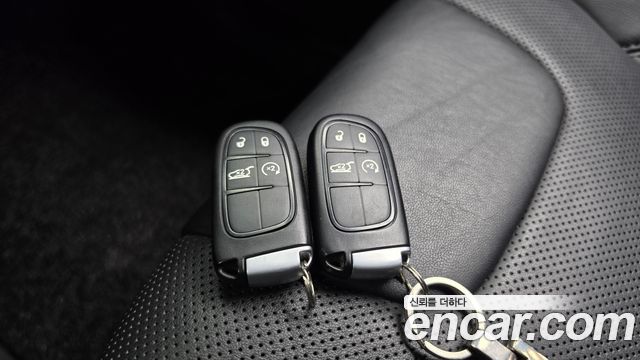 Jeep Cherokee 2020 — photo 32