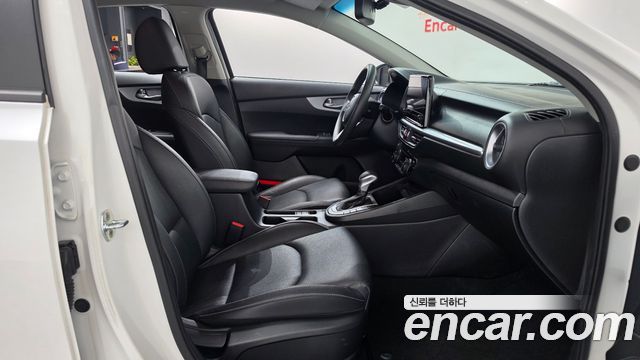 Kia K3 2022 — photo 11