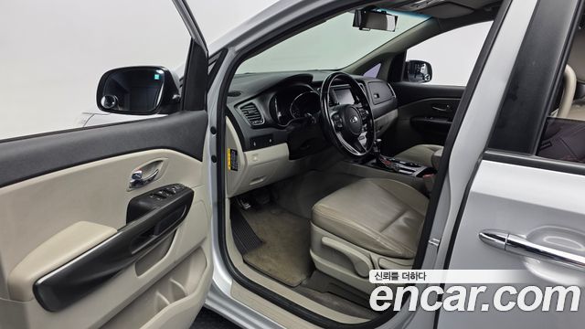 Kia Canival 2019 — photo 13