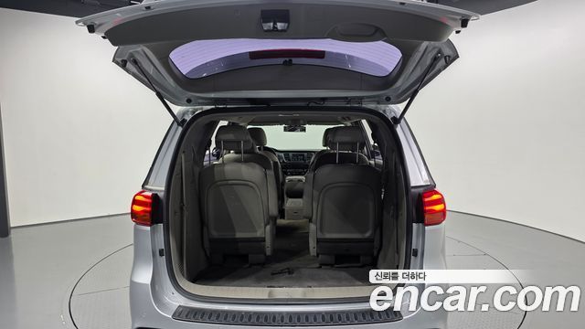 Kia Canival 2019 — photo 26