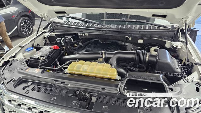 Ford Expedition 2021 — photo 6