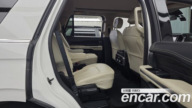 Ford Expedition 2021 — photo 17
