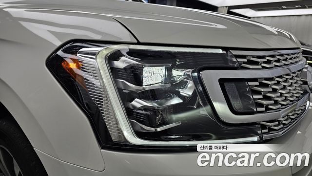 Ford Expedition 2021 — photo 8