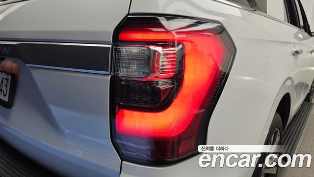 Ford Expedition 2021 — photo 9
