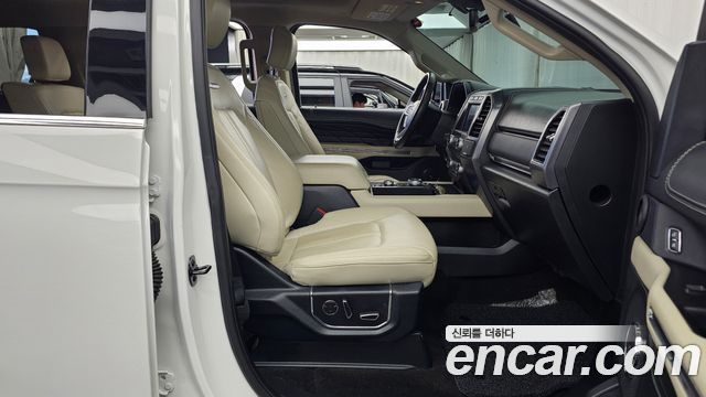 Ford Expedition 2021 — photo 16
