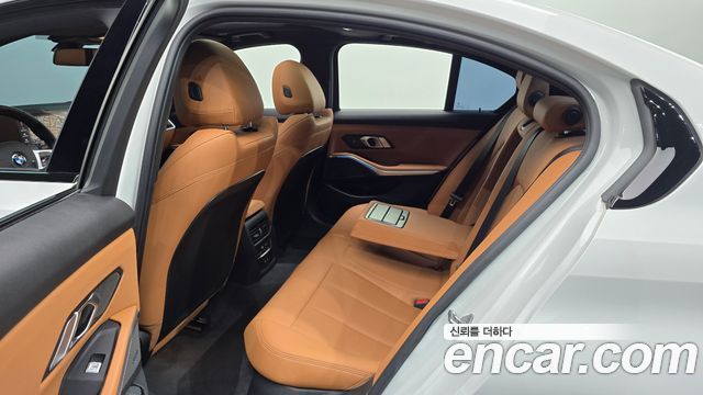 BMW 3-Series 2024 — photo 17