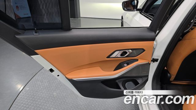 BMW 3-Series 2024 — photo 15