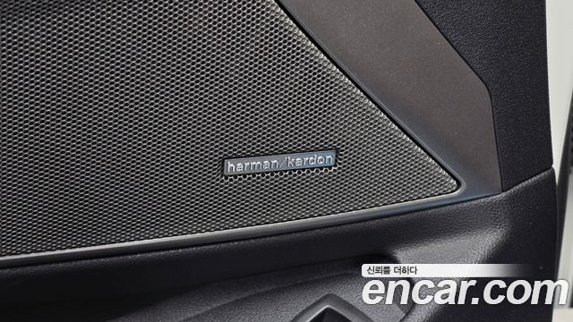 BMW 3-Series 2024 — photo 28