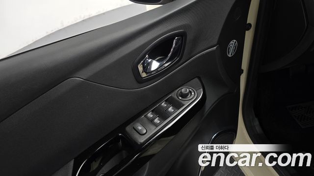Renault Korea QM3 2015 — photo 19