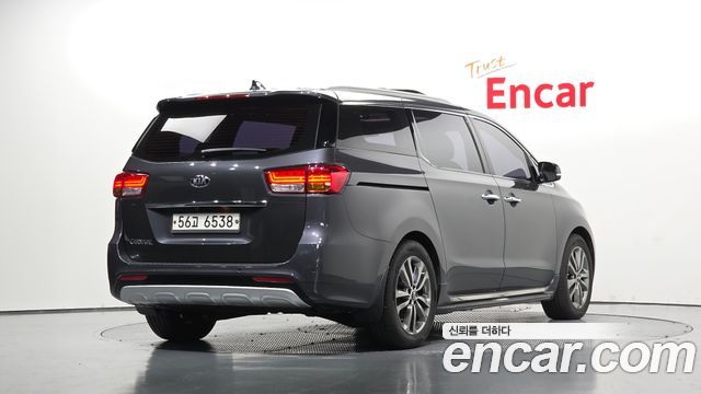 Kia Canival 2015 — photo 2