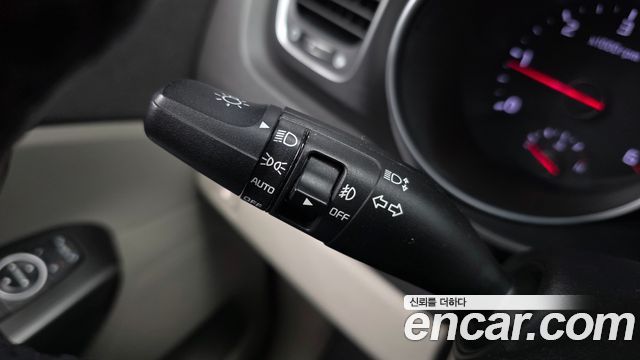 Kia Canival 2015 — photo 27