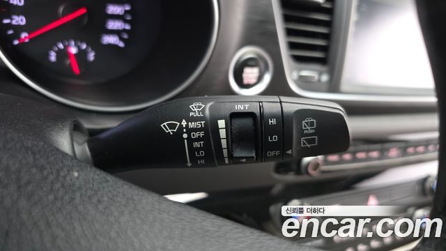 Kia Canival 2015 — photo 28